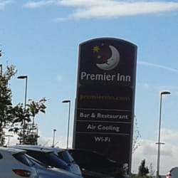 Premier Inn Edinburgh Airport - Really good aircon so you don't have to open window to take-off sounds.