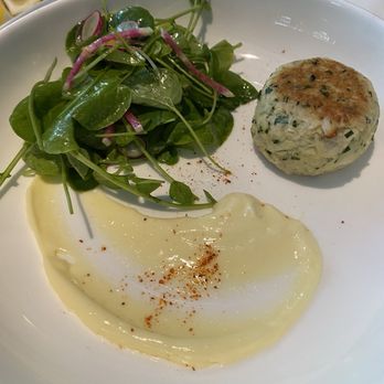Polo Lounge - Crab Cake - New American Near Me - Beverly Hills, California Polo Lounge - Crab Cake - New American Near Me - Beverly Hills, California