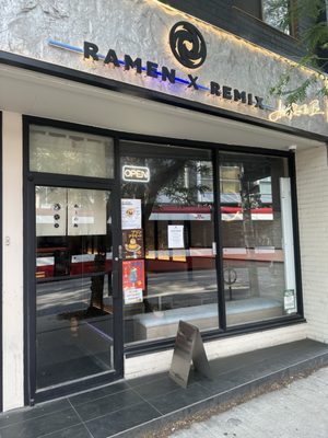 Ramen x Remix Ramen&Bar by null