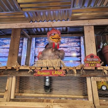 Frizzle Chicken Cafe - Breakfast & Brunch Near Me - Pigeon Forge, Tennessee