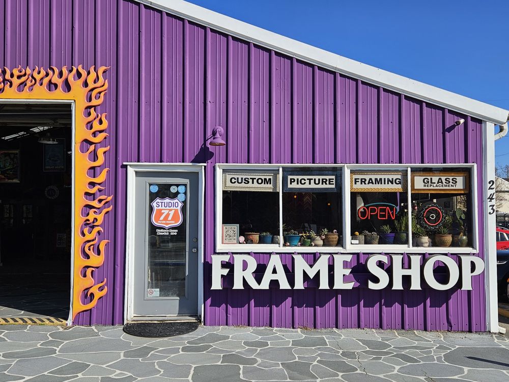 Studio 71 Picture Framing Image