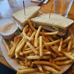 Cedar's Restaurant & Lounge - Turkey bacon avocado sandwich on sourdough