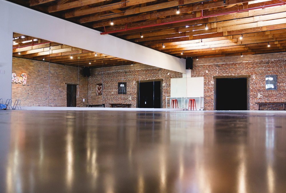 Full Out Studios Logo
