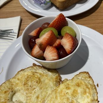 Four Forks Kitchen - Over easy eggs, toast and fruit( could have had home fries instead). - American Near Me - Erlanger, Kentucky