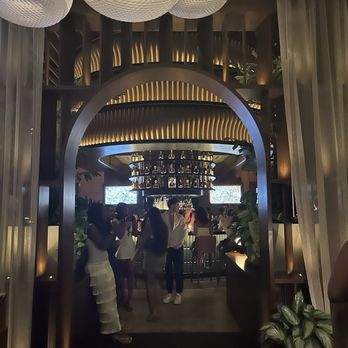Cactus Club Cafe - New American Near Me - Miami, Florida