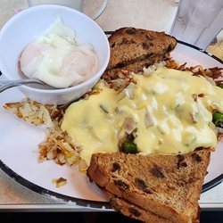 Peg's Countryside Cafe - Hamel Hash Browns