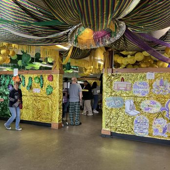 King Cake Hub - Entrance - Bakeries Near Me - New Orleans, Louisiana King Cake Hub - Entrance - Bakeries Near Me - New Orleans, Louisiana