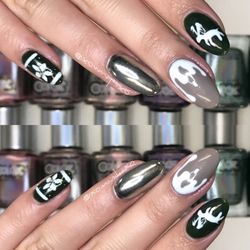 Manika's Nails - Mirrored chrome