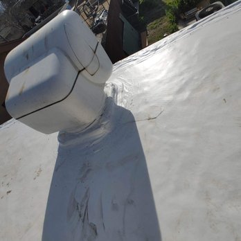 Carson Trailer Sales - The light now does not rotate because they sealed all the way around it - Trailer Dealers Near Me - Corona, California Carson Trailer Sales - The light now does not rotate because they sealed all the way around it - Trailer Dealers Near Me - Corona, California