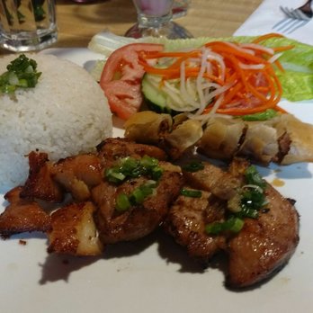 Pho Cali - A strawberry bubble tea with exquisite grilled chicken. - Vietnamese Near Me - Elma, New York Pho Cali - A strawberry bubble tea with exquisite grilled chicken. - Vietnamese Near Me - Elma, New York