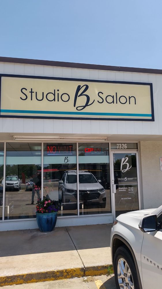 Studio B Salon OKC Logo