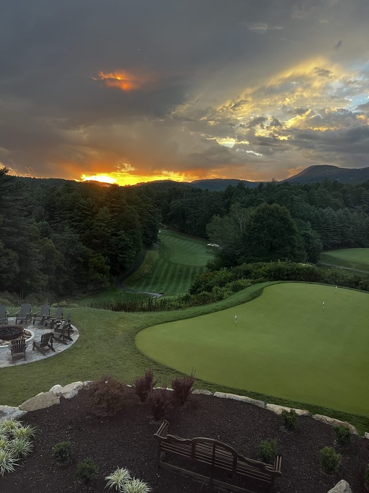 Burlingame Country Club Logo