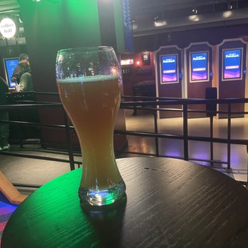 Puttshack - Boston - Beer and mini golf registration - Mini Golf Near Me - Boston, Massachusetts