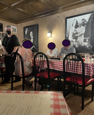 Vito's Ristorante by null