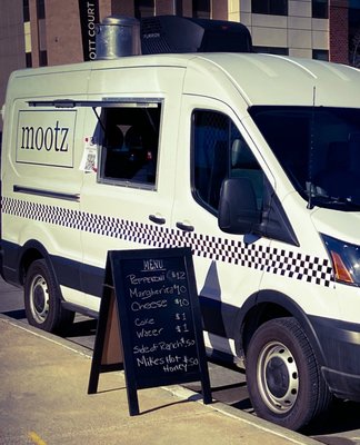 mootz by null