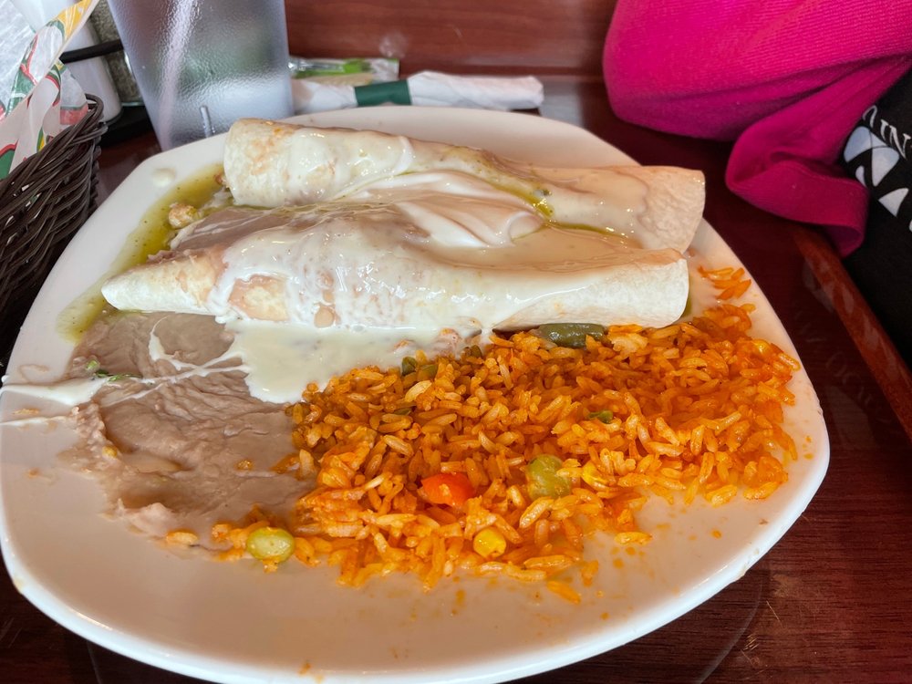 Social spots from El Jinete Mexican Grill & Bar