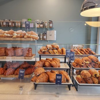 Sift Bake Shop - Croissants and various pasteries - Macarons Near Me - East Lyme, Connecticut