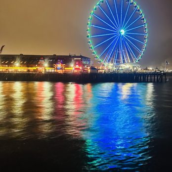 Seattle Marriott Waterfront - Night view. - Hotels Near Me - Seattle, Washington Seattle Marriott Waterfront - Night view. - Hotels Near Me - Seattle, Washington