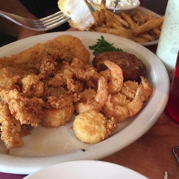 Diamond Shoals - My Dad's huge plate of food! The scallops looked amazing! - Seafood Near Me - Buxton, North Carolina Diamond Shoals - My Dad's huge plate of food! The scallops looked amazing! - Seafood Near Me - Buxton, North Carolina