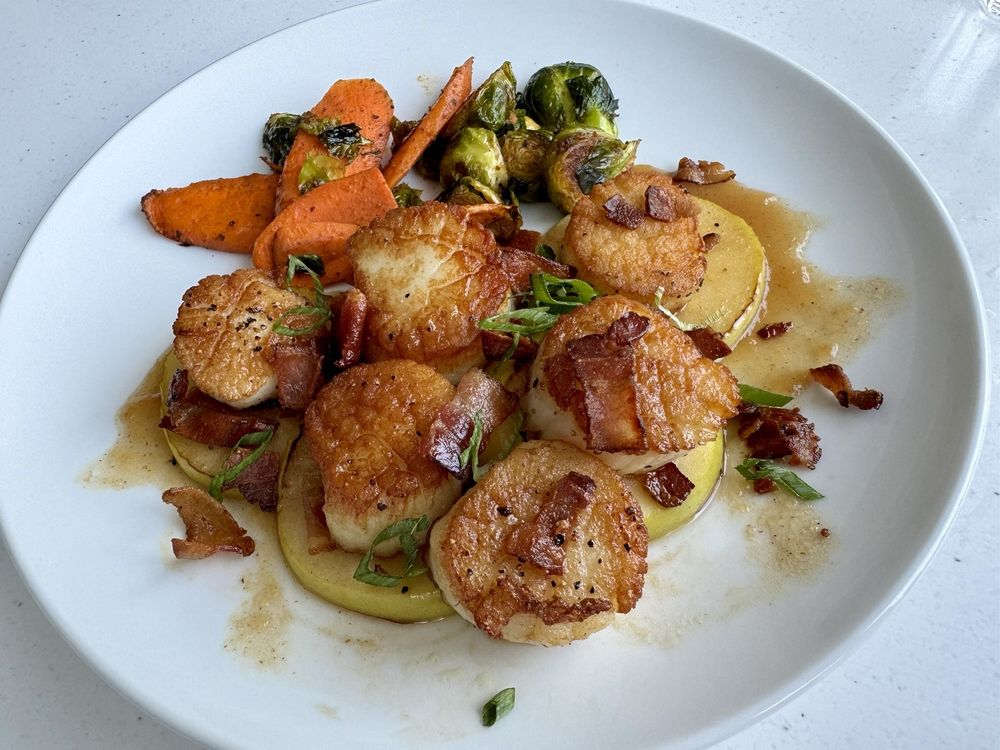 RHYTHM TAP & GRILLE Updated August 2024 26 Photos 25 S Mountain