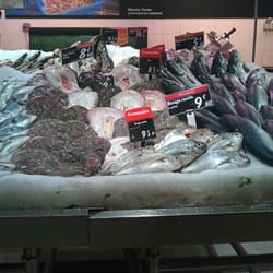 Carrefour - Me encanta el pescado de este local.