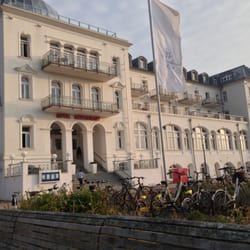 Weißer Saal im Strandhotel Kurhaus Juist
