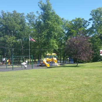 Morris Plains Community Park - Playground and pond - Parks Near Me - Morris Plains, New Jersey