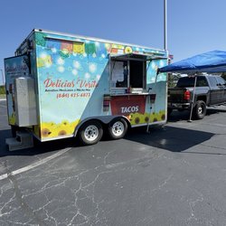 Delicias Verito - A new food truck!