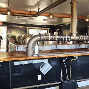 Bare Knuckle Brewing - Lots of taps - Brewpubs Near Me - Temecula, California