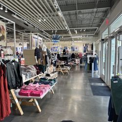 Old Navy - Entrance of store