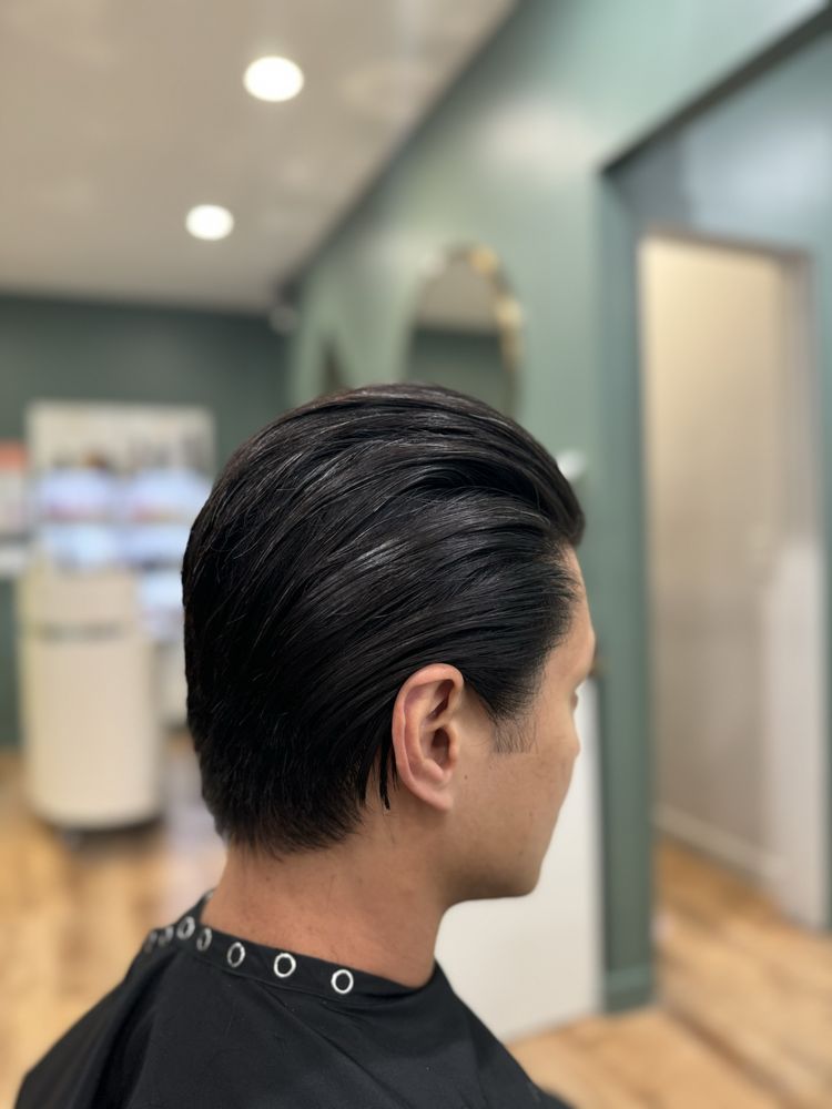 Luxxor Hair Salon Logo