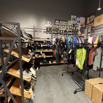 REI - Re/supply, lightly pre-owned gear - Accessories Near Me - Louisville, Kentucky REI - Re/supply, lightly pre-owned gear - Accessories Near Me - Louisville, Kentucky
