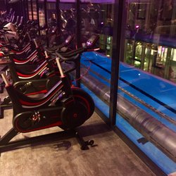 PRIME TIME fitness - Wattbikes und schwimmen ~ für jeden Triathlet eine Freude