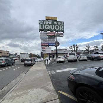 Let's Pho - Shopping plaza restaurant is in - Vietnamese Near Me - Sherman Oaks, California Let's Pho - Shopping plaza restaurant is in - Vietnamese Near Me - Sherman Oaks, California