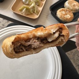 Wagyu Beef Pie(2pcs)/爆汁和牛馅饼