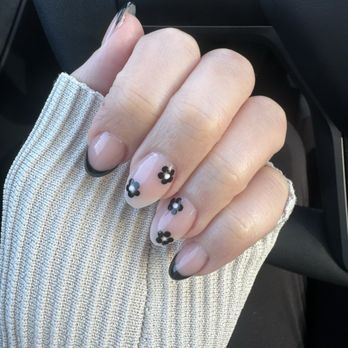 Corner Nails And Spa - Nail Salons Near Me - Folsom, California