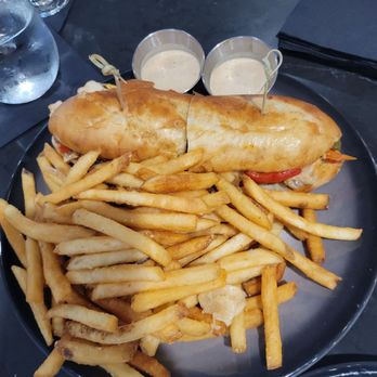 Craft Grille - Philly cheese steak and sage and garlic fries - Brewpubs Near Me - Livonia, Michigan