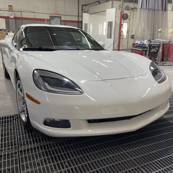 Pasadena Collision Center - Body Shops Near Me - Pasadena, California