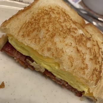 Mainstreet Cafe - Bacon and egg breakfast sandwich - Bakeries Near Me - Reedley, California