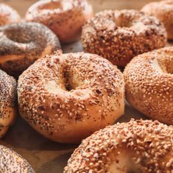 Lefty's Bagels