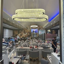 Venice Spa & Nails - Front of the business