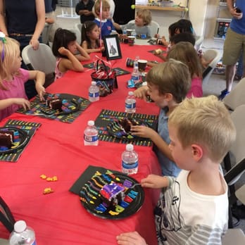 Play Well Marin Activity Center - Cake time! - Party & Event Planning Near Me - San Anselmo, California