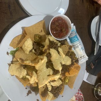Meadowlark Brewing - Nachos with beer cheese - Brewpubs Near Me - Sidney, Montana