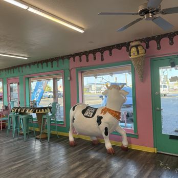 Mooos Creamery - Ice Cream & Frozen Yogurt Near Me - Yuma, Arizona Mooos Creamery - Ice Cream & Frozen Yogurt Near Me - Yuma, Arizona