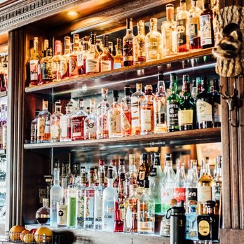 Stag Bar + Kitchen - Expansive bar - Pizza Near Me - Newport Beach, California