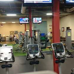 World Gym - Palm Desert
