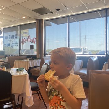 Moni's Pasta & Pizza - Italian Near Me - Glenn Heights, Texas