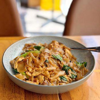 Plern Thai Cafe - Pad See Ew - Thai Near Me - Lake Forest, California Plern Thai Cafe - Pad See Ew - Thai Near Me - Lake Forest, California
