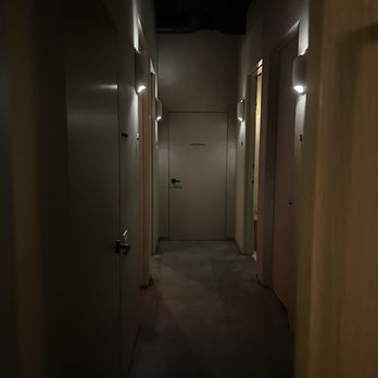 Pause West Hollywood - Hallway - Saunas Near Me - Los Angeles, California