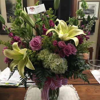 Buds & Blossoms Florist - Kim's amazing arrangement for Valentine's Day (colors per my request) - Florists Near Me - Clayton, Georgia Buds & Blossoms Florist - Kim's amazing arrangement for Valentine's Day (colors per my request) - Florists Near Me - Clayton, Georgia